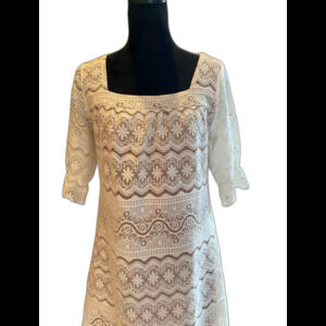NWT  Dress Velvet Torch Cream Lace Overlay Womens Size Medium 3/4 Sleeve